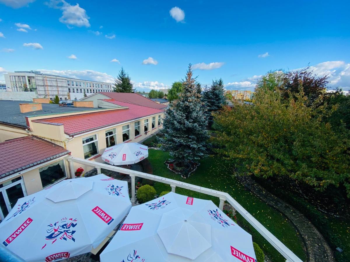 Hotel Pietrak Trzemeszno Exterior foto